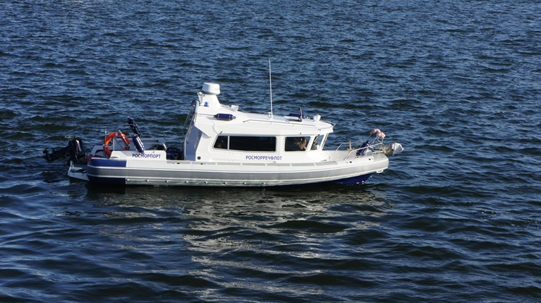 Фото рабочий катер Альбатрос