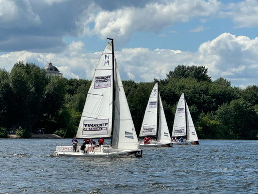 The team of FSUE “Rosmorport” is among the top ten in the sailing regatta on the Maritime and River Fleet Workers Day