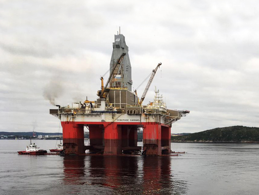 Pilots of the Murmansk Branch successfully tow the rig from the seaport of Murmansk