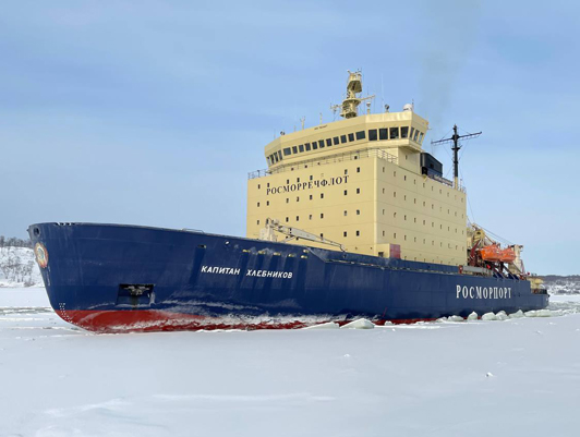 Icebreaker assistance season ends in the seaport of Vanino