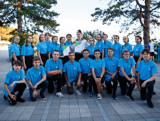 The winners of the "My Port" project take first place in the formation and song competition of the children's camp "Shtormovoy" of the All-Russian Children's Center "Orlyonok"