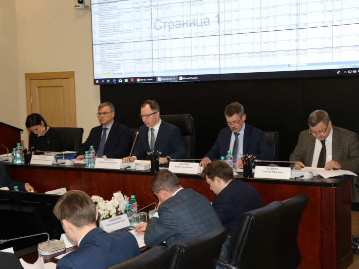 FSUE “Rosmorport” General Director Andrei Lavrishchev takes part in discussions devoted to the implementation of the Northern Sea Route project