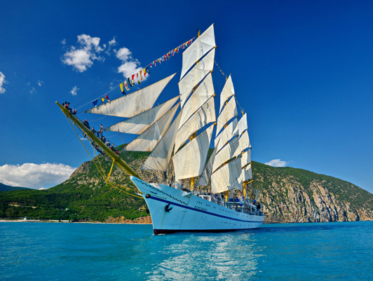 Sailing boat Khersones goes on a trip with another crew of cadets on its board