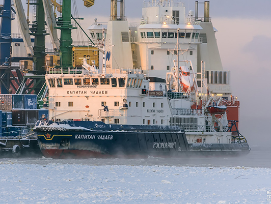FSUE “Rosmorport” icebreaker carried out the first pilotage operation of 2020-2021 winter season in the seaport of Arkhangelsk