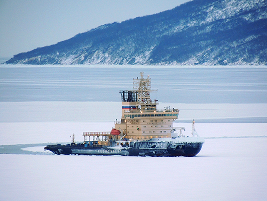 Icebreaker Moskva begun operating in the sea port of Magadan