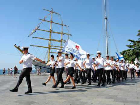 Khersones Sailing Ship Takes Part in Celebrations Marking Yalta City Day