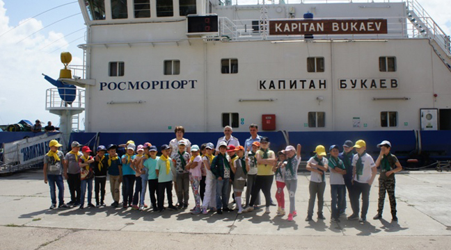 Boarding school children visit Astrakhan Branch icebreaker