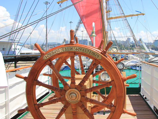 The Khersones sailing ship takes part in Sea Festival in Sochi