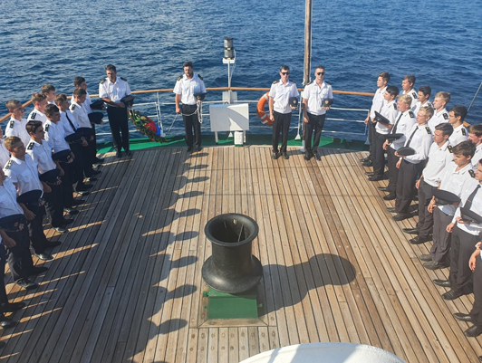 Cadets on the Khersones sailing ship of the FSUE “Rosmorport” laid wreaths at the place of the Armenia vessel wreck