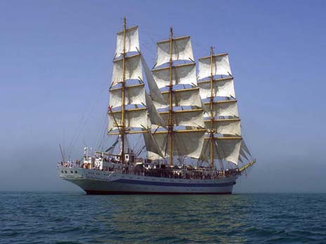 The Mir sailing ship marks Victory Day!
