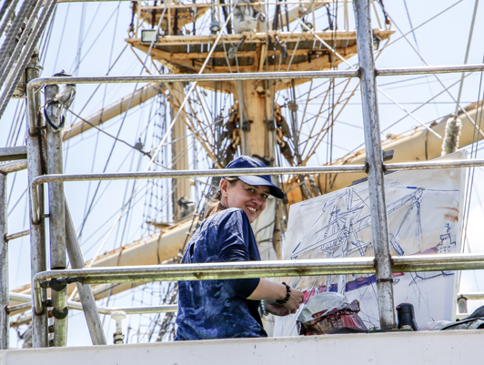 Novice artists hold plain-airs aboard the FSUE "Rosmorport" sailing boat Nadezhda