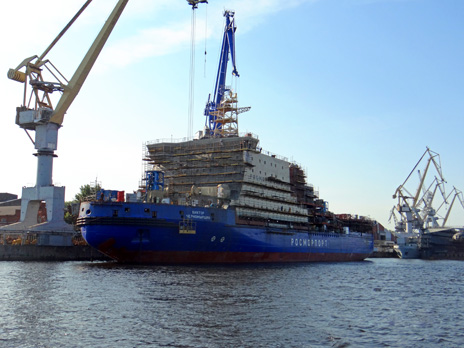 Viktor Chernomyrdin icebreaker begins docking trials