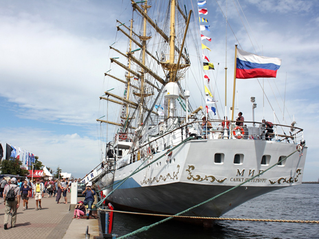 Mir Sailing Ship Takes Part in Hanse Sail Holiday