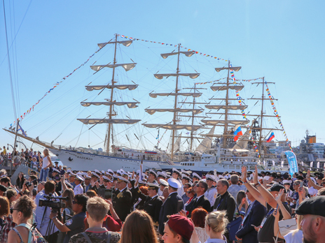 The Nadezhda wins first stage of Far Eastern Tall Ships Regatta 